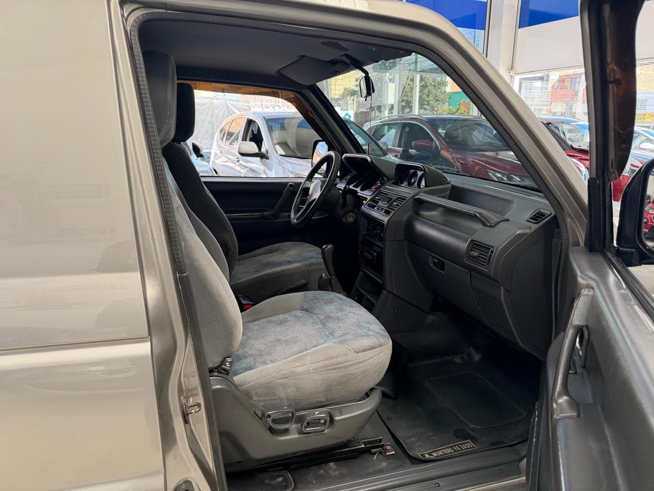 Mitsubishi Montero 4X4 2006