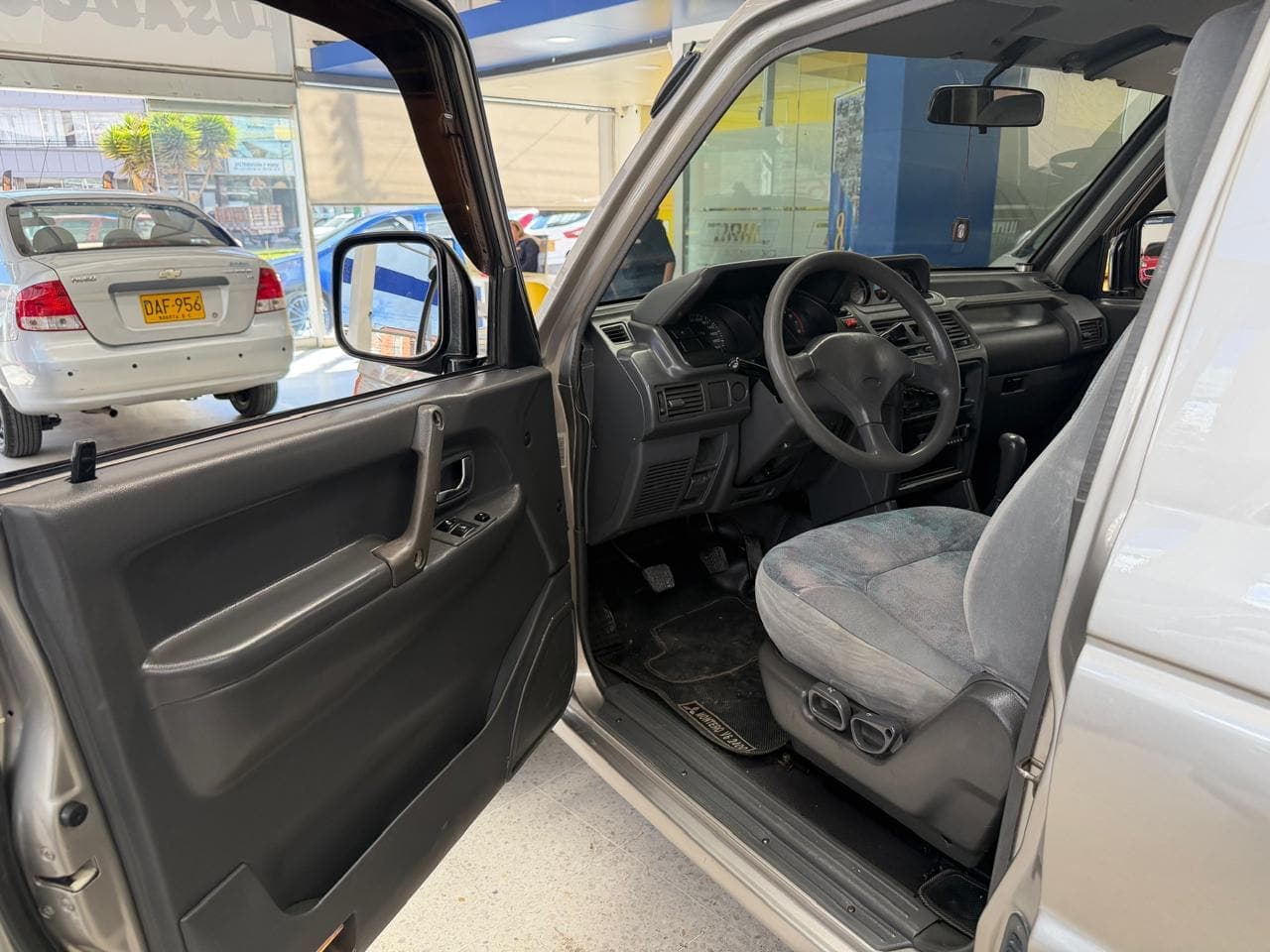 Mitsubishi Montero 4X4 2006