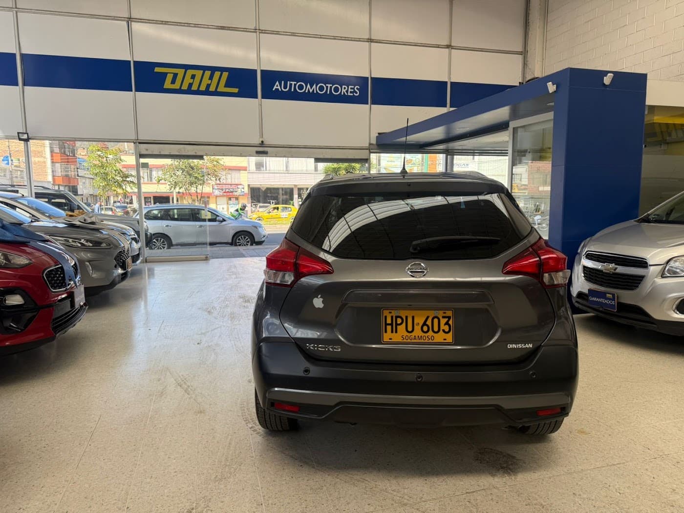 Nissan Kicks Gris 2019